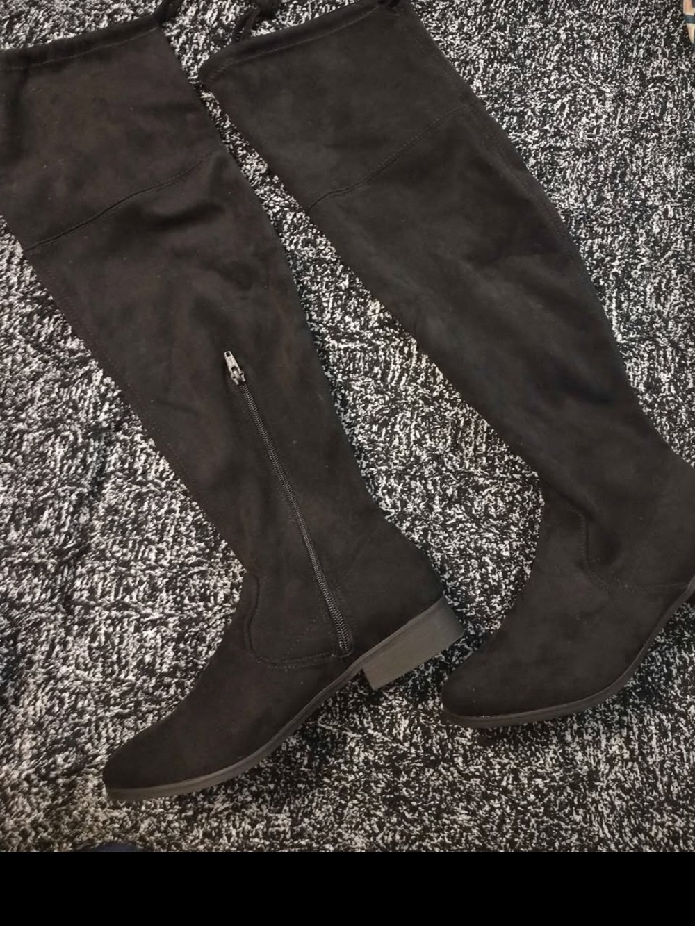 Classic Black Over-the-Knee Women's Boots